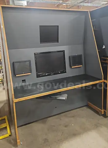 Lot of 4 Multimedia Workstations
