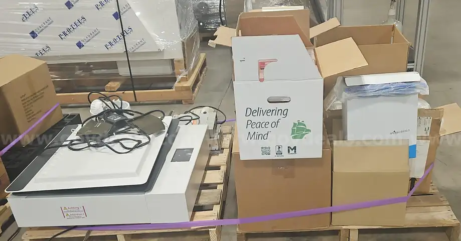 Mixed Laboratory Equipment &#x26; Supplies