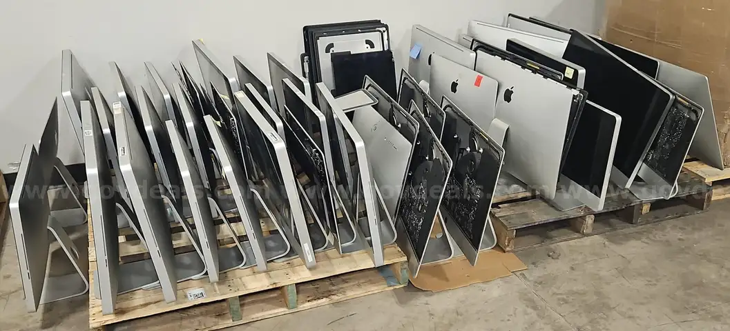 iMacs All-In-One Lot of 43 - Non-Working/Parts