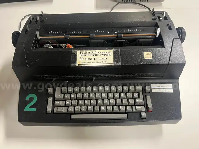 Qty: 1 IBM Typewriter - Pick Up in Los Angeles