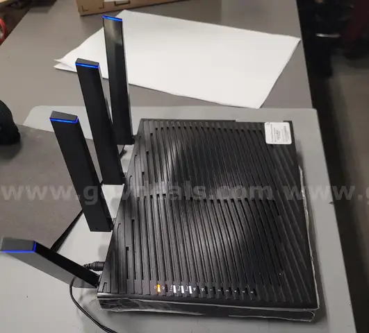 Qty: 1 Netgear Nighthawk X8 Tri-Band WiFi Router R8500 &#x2013; Pickup in Los Angeles
