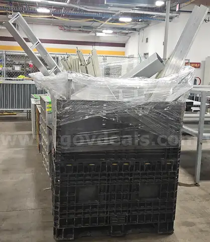 1 bin Mixed Stainless Steel &#x26; Metal Components