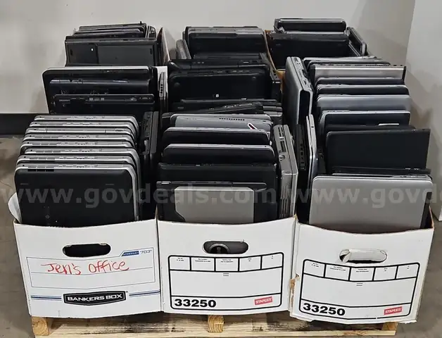 Lot of 123 Old Windows Laptops on 1 Pallet. No Hard Drives/SSDs