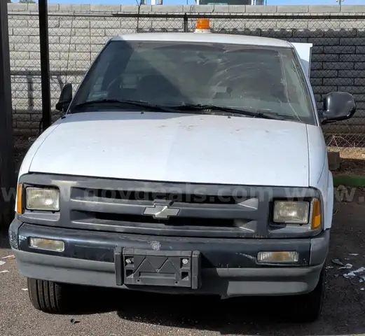 1997 Chevrolet S10 Pickup REGULAR CAB PICKUP 2-DR, 2.2L L4 OHV 8V. Keys and Title are included