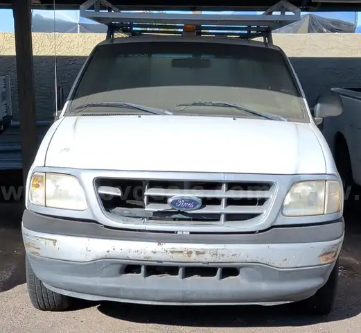 2000 Ford F-150 REGULAR CAB PICKUP 2-DR, 5.4L V8 SOHC 16V. Title and Keys are included