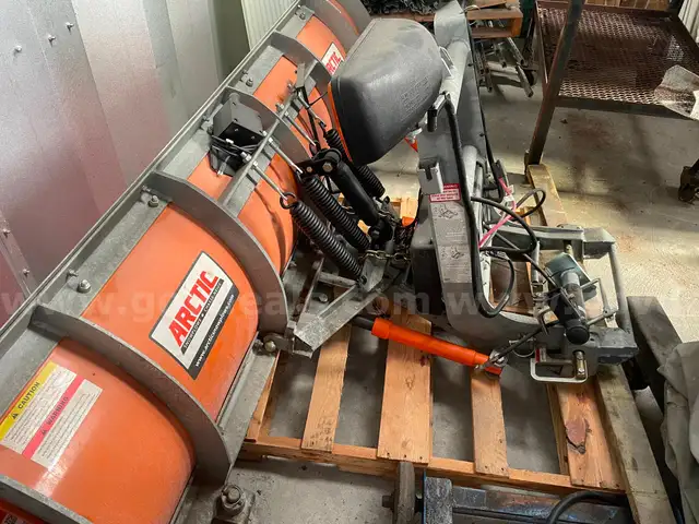 89&#x22; Arctic Snow Plow Blade with Hyrdraulic System