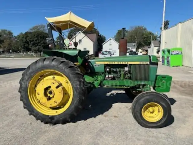 1977 John Deere 2640B Tractor  SEE VIDEO!!!