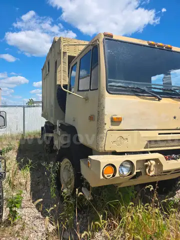 1998 BAE Systems M1079 LMTV Van Truck (4x4, Diesel, Automatic)