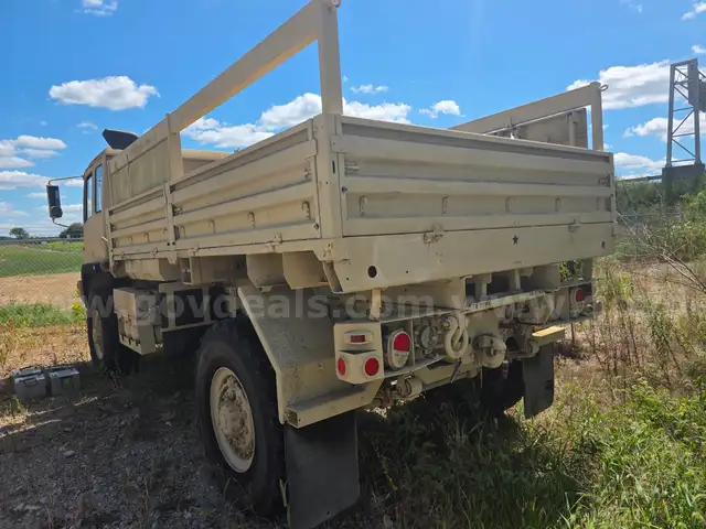 1997 BAE Systems M1078 LMTV (Light Medium Tactical Vehicle)