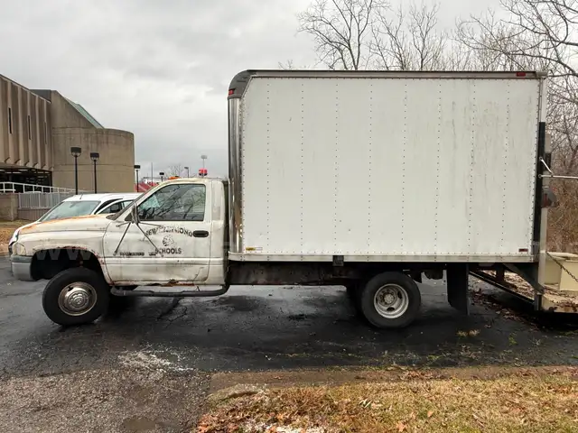 1998 Dodge Ram 3500 Box Truck