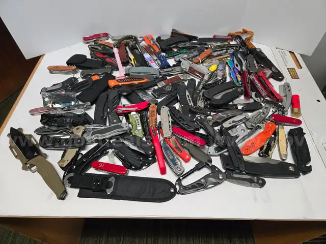 25 lbs. of Knives (Anchorage, AK)