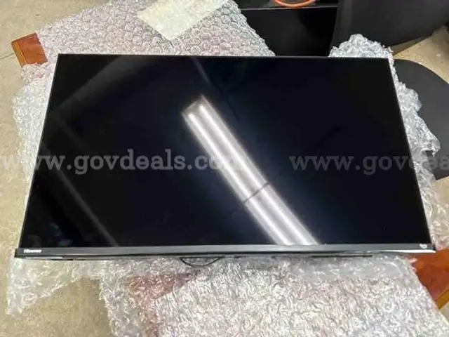 32" Hisense TV (*Juneau, AK*)