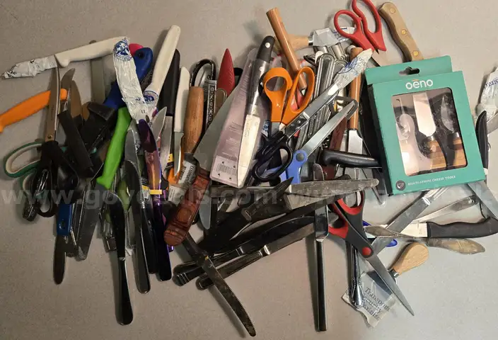 Assorted Knives (Juneau, AK)