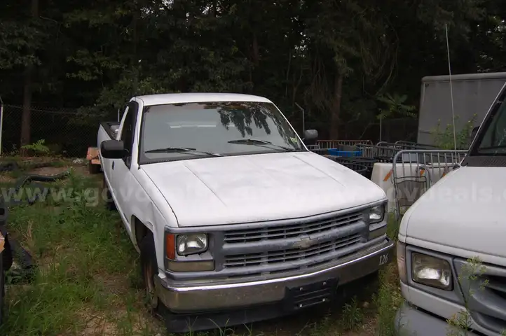 1994 Chevrolet C/K 1500 Reg. Cab 8-ft. Bed 2WD
