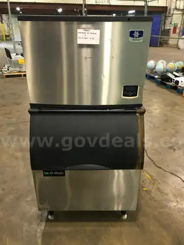 Manitowoc Ice Machine with Ice-O-Matic Ice Bin