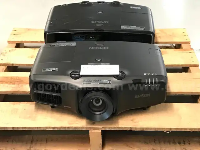 2 Epson Projectors