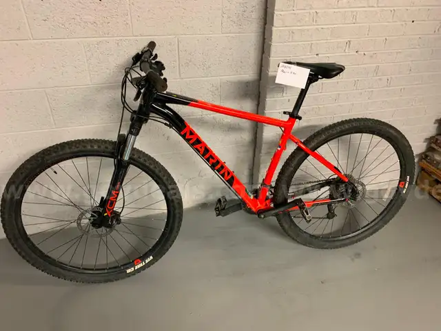 Marin Bobcat Trail 4 Bicycle  **SIZE IN PHOTOS