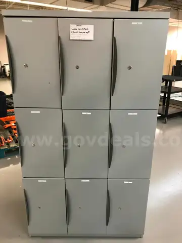 Locker Unit(9 Total) **NO Keys, 1 Doesn&#x27;t Close
