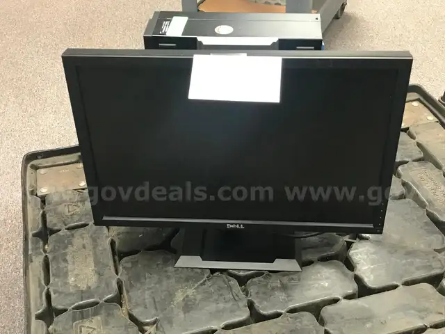 Dell Optiplex 5060 Tower with Monitor