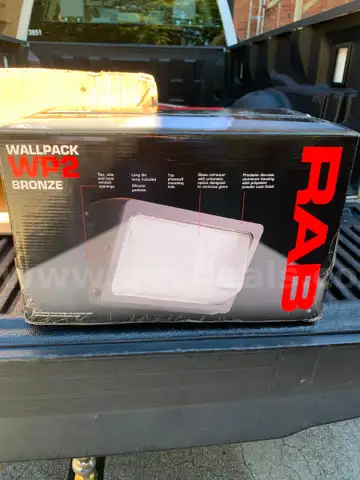 WallPack WP2 Bronze (WP2H150PSQ/PC 160W MH PSQT Glass Lens 120V) 5 Boxes of 2
