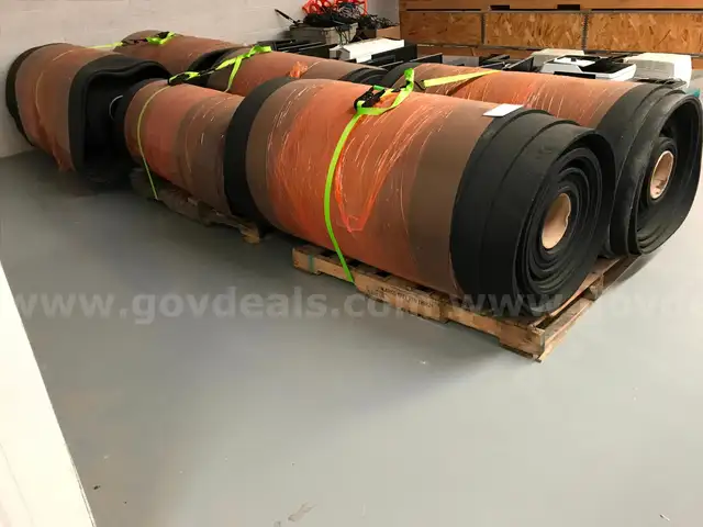 6 Rolls of Rubber Floor Matting