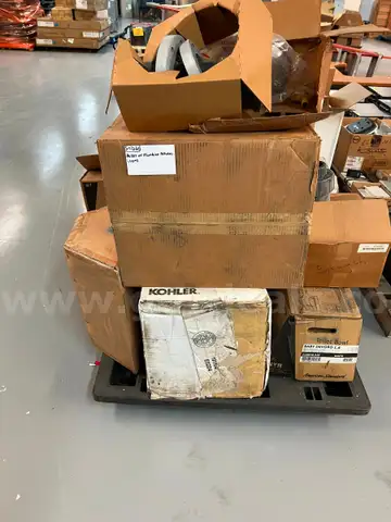 Pallet of Plumbing Fixtures/Items