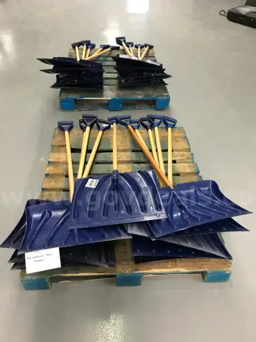 20 Westward Snow Shovels
