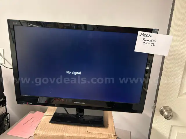 24" Panasonic TV **NO REMOTE