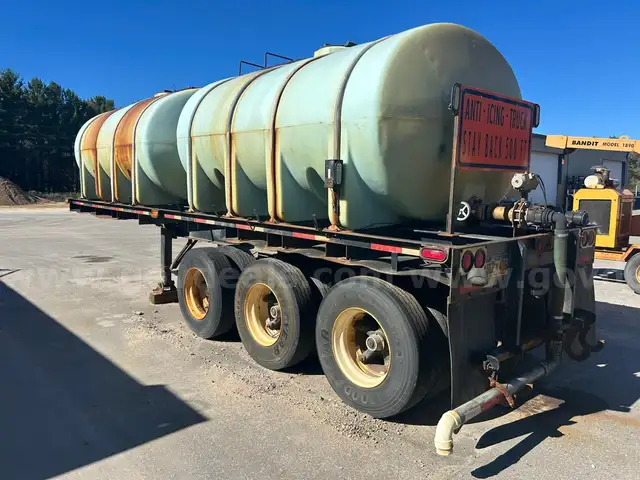 1952 Fruehauf Trailer w/ 2 qty 2,635 gal poly tanks