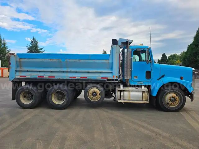 12 YD Dump truck