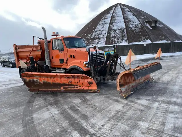 2009 Sterling L8511 - Snow Plow Truck