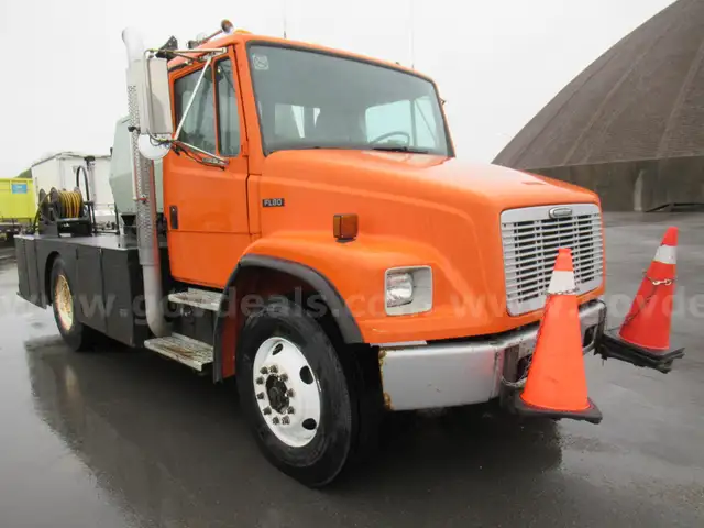 2002 Freightliner FL80 Compressor Truck