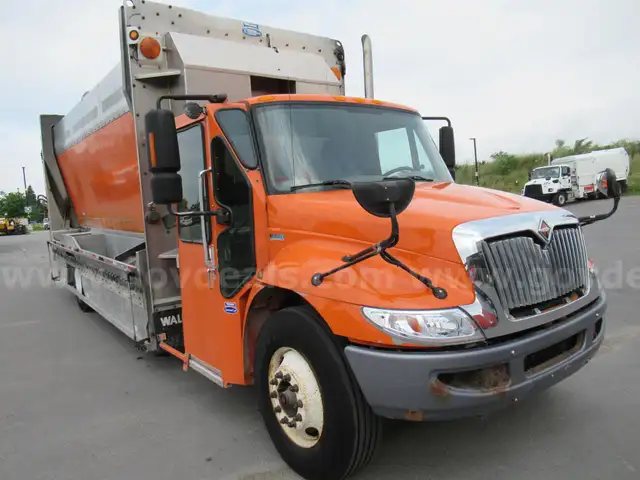2012 International 4300 Recycler