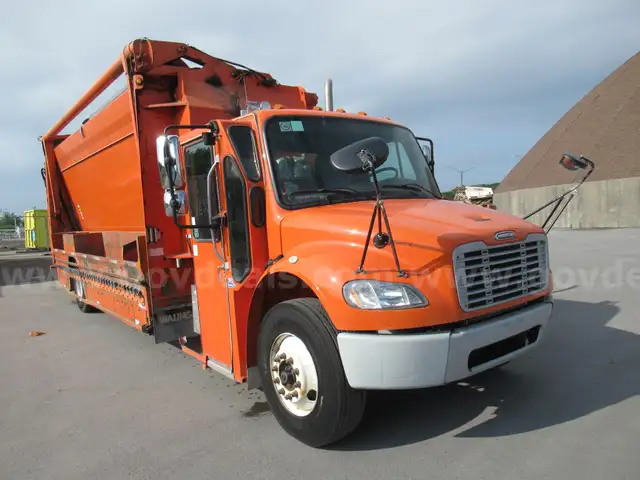 2016 Freightliner M2 Medium Duty Recycler