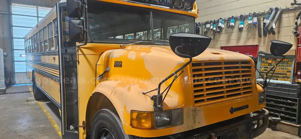 2000 International 3800