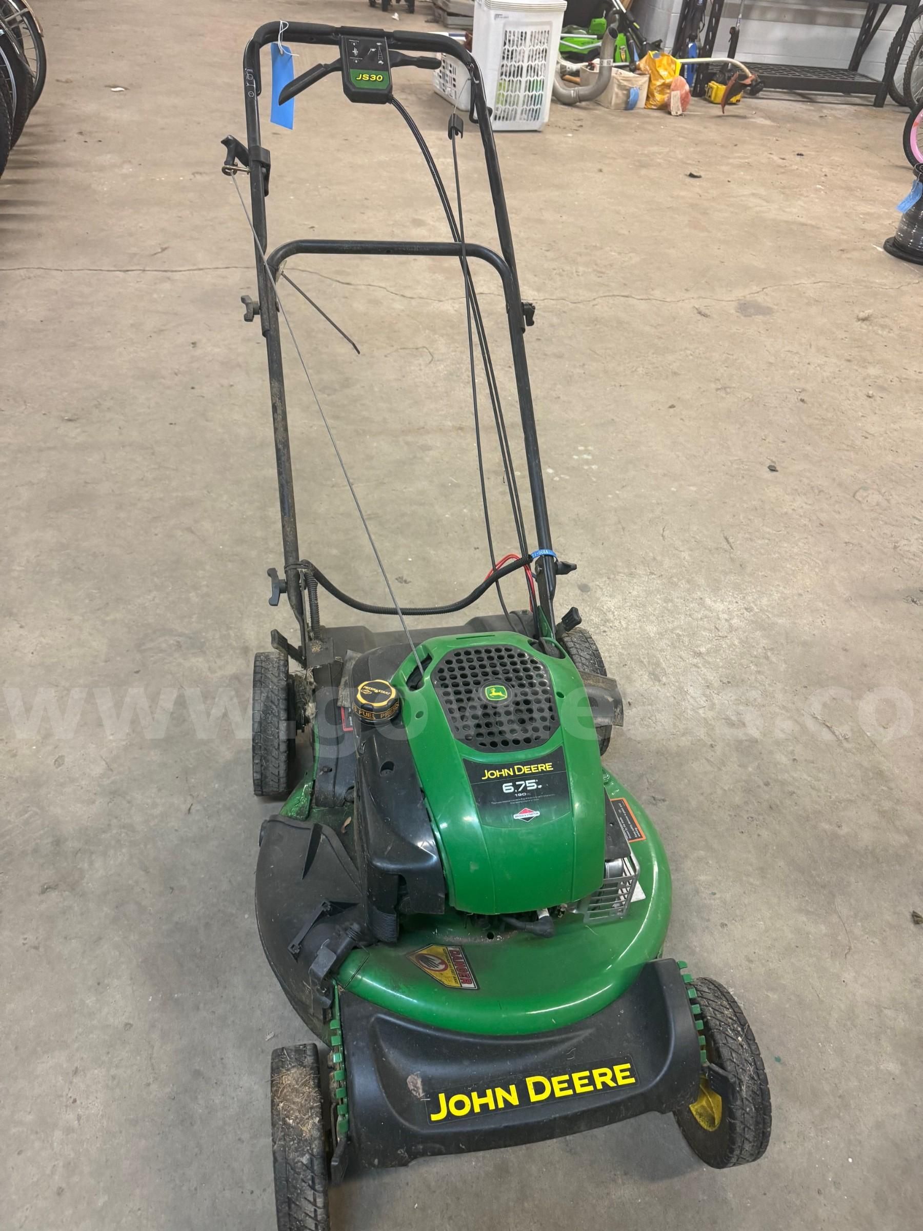 John Deere JS30 6.75HP Self Propelled gas powered lawn mower GovDeals