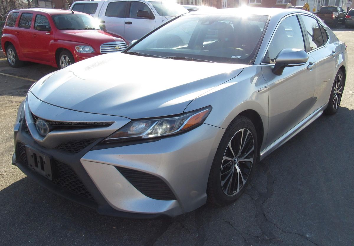 2018 Toyota Camry Hybrid LE V06052 U2728 | GovDeals