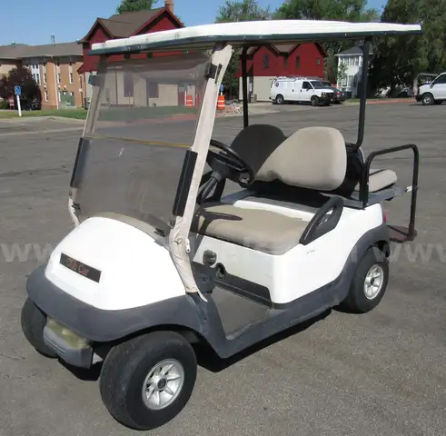 2008 Club Car Electric Golf Cart  *PARTS OR REPAIR*   V04744  U3112