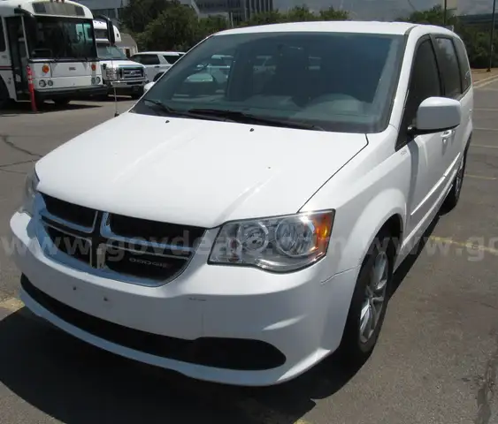 2017 Dodge Grand Caravan SE Plus Mini Van  V05096  U3143