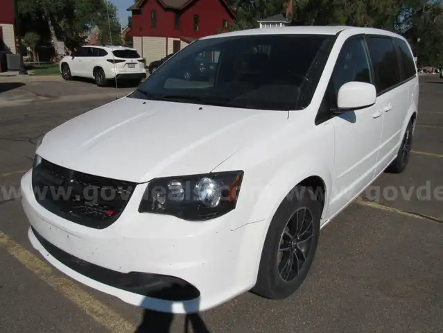 2017 Dodge Grand Caravan SE Plus Mini Van  V05143  U3147