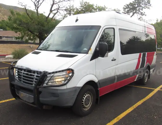 2011 Freightliner Sprinter 2500 Passenger/Cargo Van - Diesel V04375 U3170