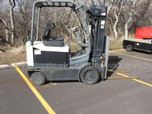 Crown Electric Forklift * Parts & Salvage * U3245