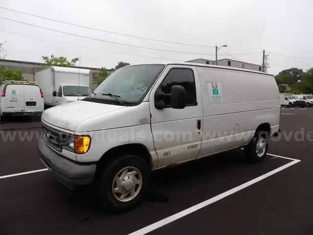 2007 Ford Econoline E350 SD Van (low miles)