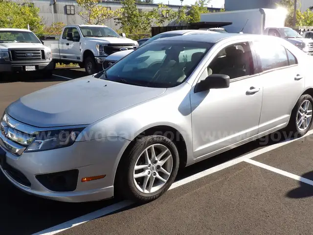 2012 Ford Fusion (very low mileage)
