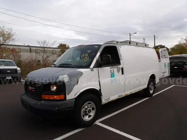 2009 GMC Savana Van (Low Miles)