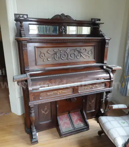 piano and stool