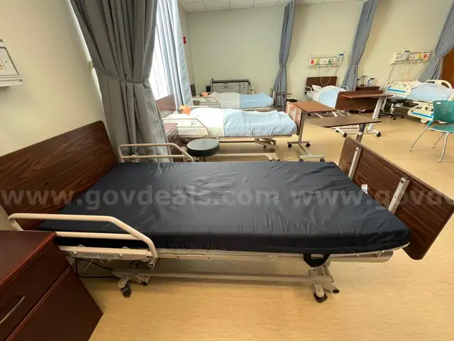 Lot of 8 – McKesson Adjustable Hospital Beds w/ Handheld Remotes