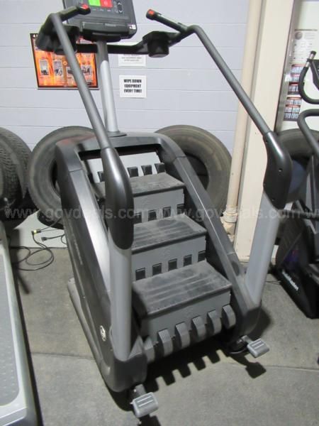 Stairmaster best sale life fitness