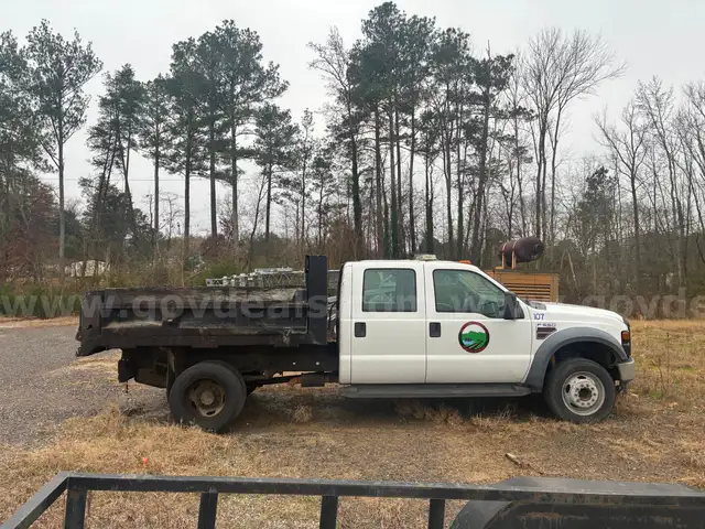 2008 Ford F-550 Crew Cab Flatbed Dump Truck &#x2013; AS-IS &#x2013; Inoperable