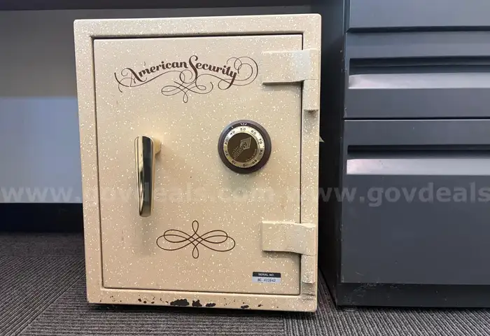 Metal Safe – Approx. 185 lbs.